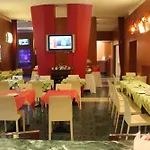Bella Italia Palace מלון 4*