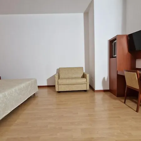 Ξενοδοχείο Bella Italia Palace 4*