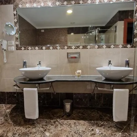 Bella Italia Palace Hotell 4*