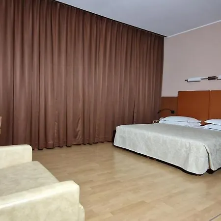Szálloda Bella Italia Palace Novara