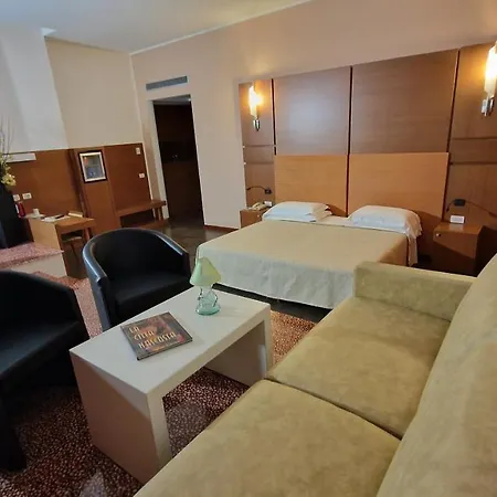 Bella Italia Palace Ξενοδοχείο