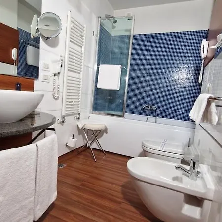 Bella Italia Palace Отель Новара