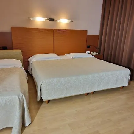 Bella Italia Palace Szálloda Novara