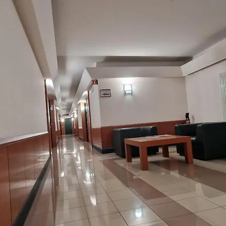 Bella Italia Palace מלון