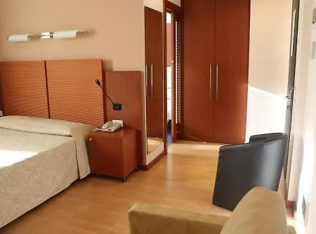 Отель Bella Italia Palace