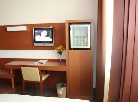 Bella Italia Palace فندق