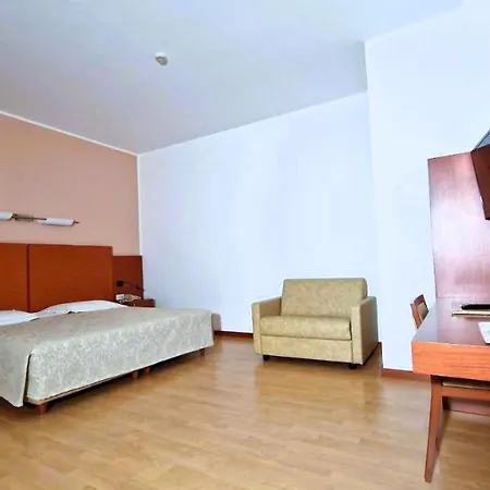 Szálloda Bella Italia Palace Novara