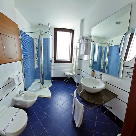 Bella Italia Palace Ξενοδοχείο 4*