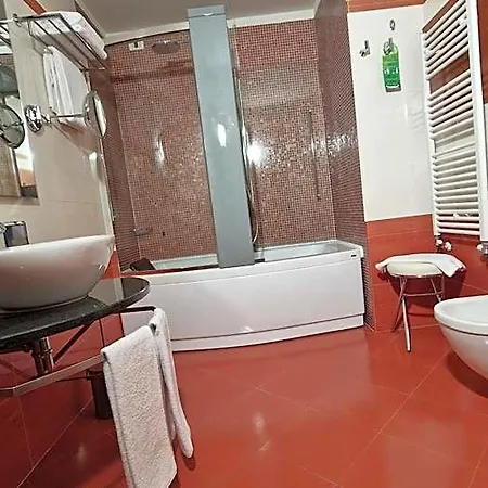 Bella Italia Palace Hotell 4*