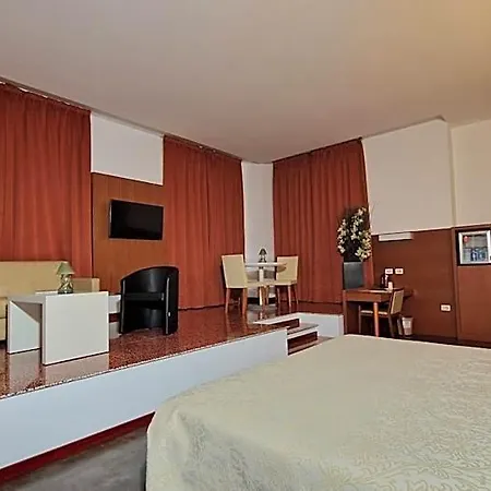 Bella Italia Palace 4*