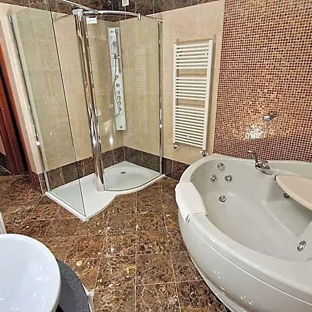 Bella Italia Palace Hotell 4*