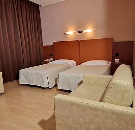 Bella Italia Palace מלון