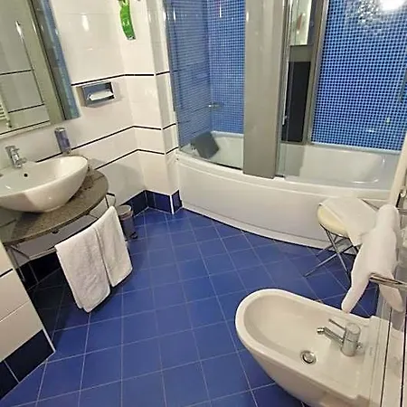 Bella Italia Palace Ξενοδοχείο 4*
