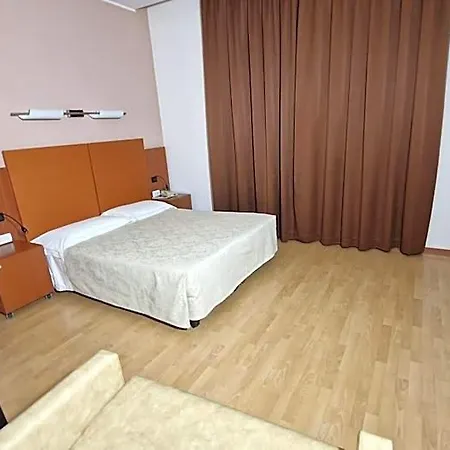 Bella Italia Palace Hotell 4*